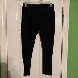 Women's 90° Degree by Reflex Pocketed Black Capri Leggings S